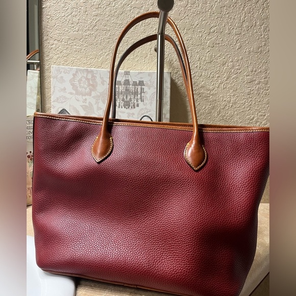 Dooney & Bourke Handbag, Pebble Grain Tote w/Wristlet Wallet, leather, red - Picture 14 of 16